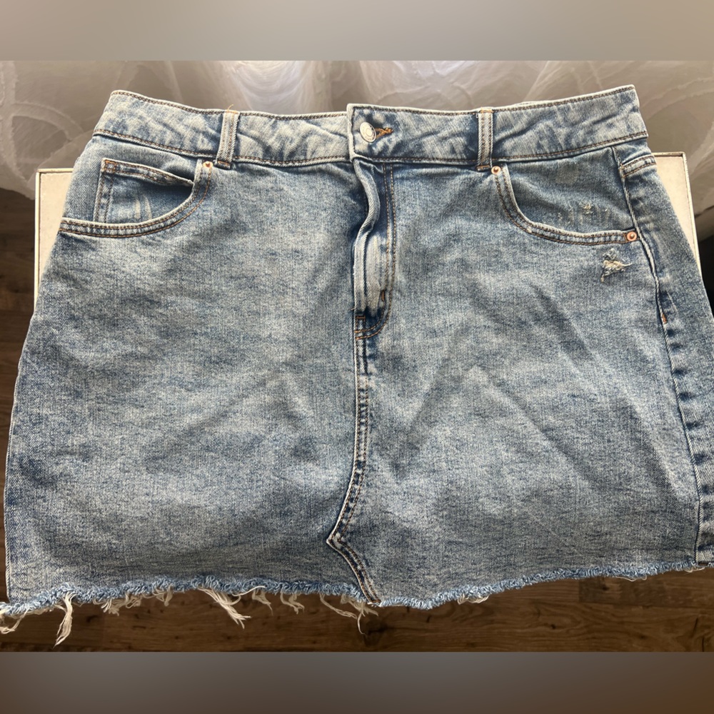 Universal Thread Jean skirt